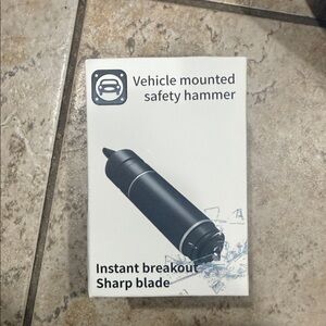Vehicle Mounted Safety Hammer - Black